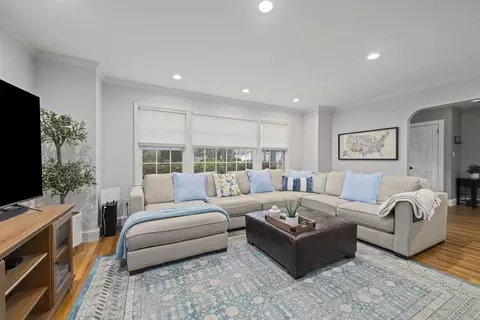 Living - 30 Mallard Dr, Sharon, MA 02067 photo 2 of 5