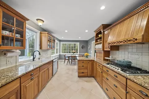 Kitchen - 30 Mallard Dr, Sharon, MA 02067 photo 3 of 6