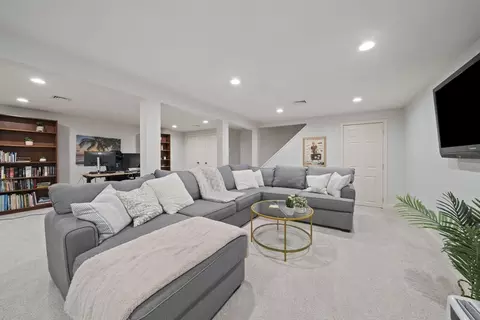 Living - 30 Mallard Dr, Sharon, MA 02067 photo 5 of 5