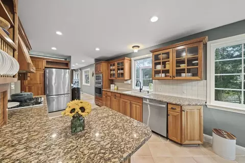 Kitchen - 30 Mallard Dr, Sharon, MA 02067 photo 6 of 6