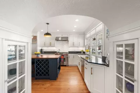 11 Fairlawn St, Needham, MA 02492 photo 7
