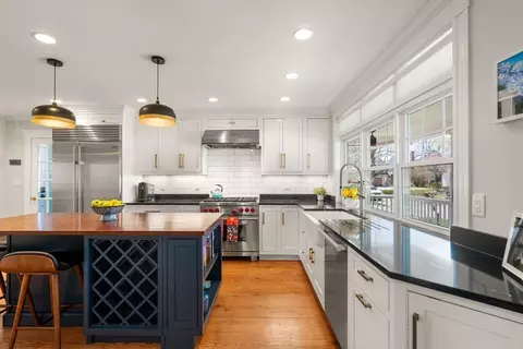 11 Fairlawn St, Needham, MA 02492 photo 8