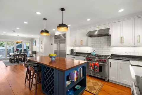 11 Fairlawn St, Needham, MA 02492 photo 9