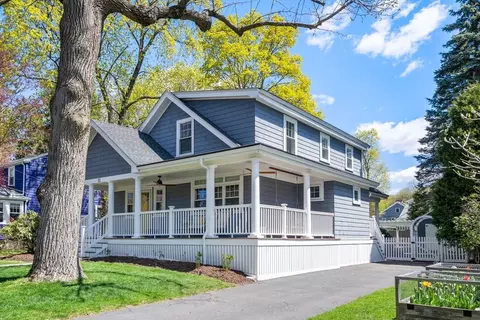 11 Fairlawn St, Needham, MA 02492 photo 2