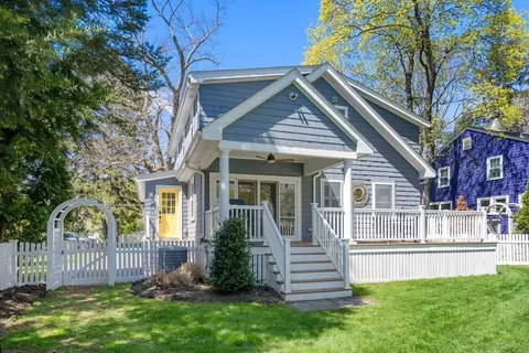 11 Fairlawn St, Needham, MA 02492 photo 6