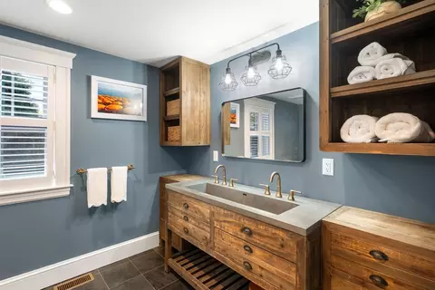 11 Fairlawn St, Needham, MA 02492 photo 23