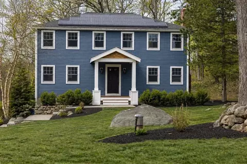 3 Kimberly Dr, Medway, MA 02053