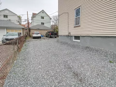 Exterior - 85 Harlem St, Worcester, MA 01610 photo 3 of 5