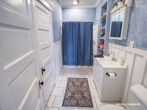 Bath - 85 Harlem St, Worcester, MA 01610 photo 3 of 3