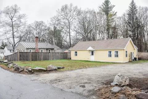 51 Richardson Ave, Dracut, MA 01826