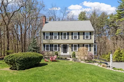 112 Stonecleave Rd, North Andover, MA 01845