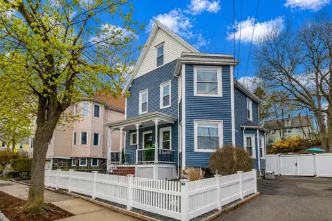 19 Pine St, Malden, MA 02148