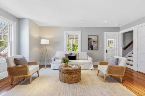 9 Governors Ave #2, Winchester, MA 01890