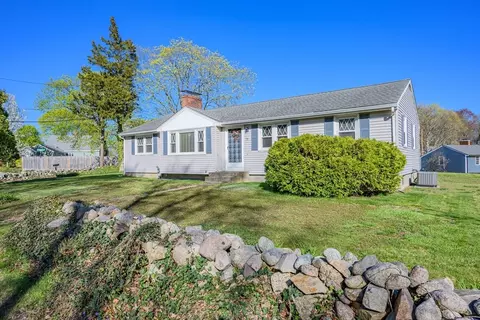 70 Thicket St, Weymouth, MA 02190