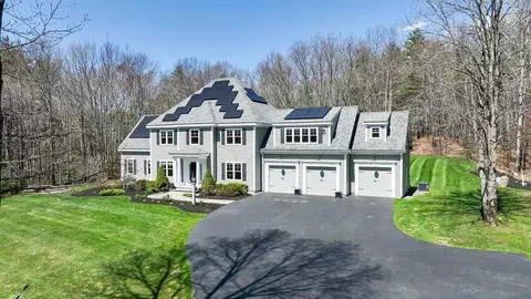 15 Hubbard Ln, Bolton, MA 01740