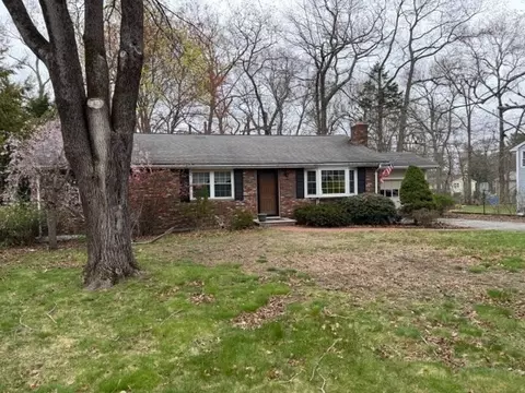 21 Pridemark Ln, Attleboro, MA 02703 photo 2