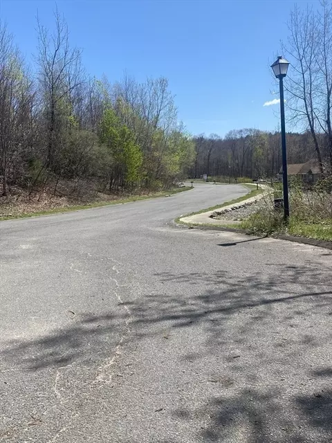 117 Munsing Rdg, Granby, MA 01033