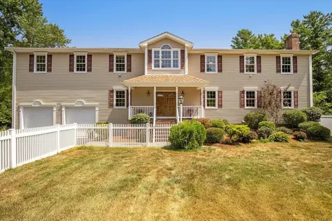 220 Mattapoisett Rd, Rochester, MA 02770