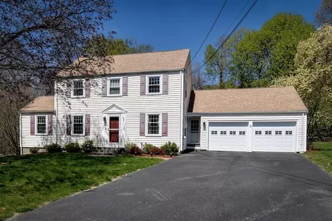 15 Maple Ln, Framingham, MA 01702 photo 2