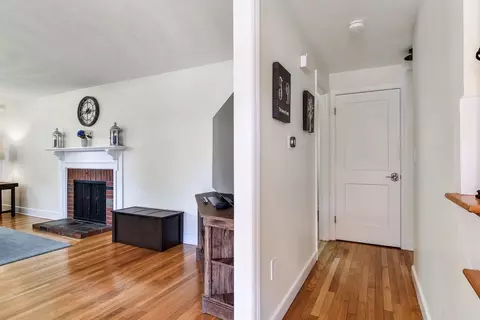 15 Maple Ln, Framingham, MA 01702 photo 5