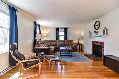 15 Maple Ln, Framingham, MA 01702 photo 6
