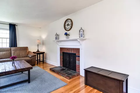 15 Maple Ln, Framingham, MA 01702 photo 7