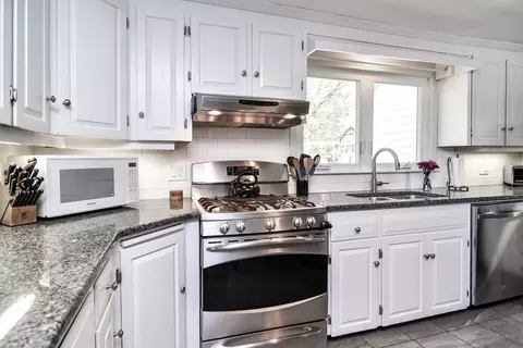 15 Maple Ln, Framingham, MA 01702 photo 10