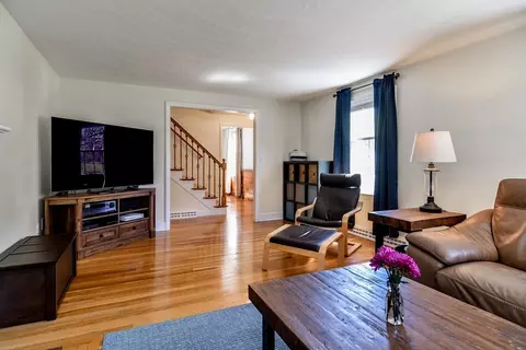 15 Maple Ln, Framingham, MA 01702 photo 9