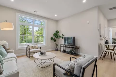 7 Cross St #205U, Wilmington, MA 01887