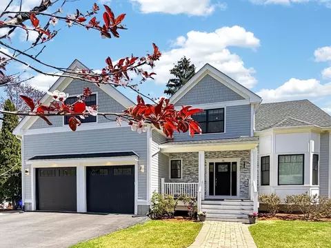 16 Walsh Rd, Bedford, MA 01730
