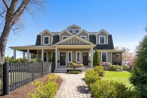 1935 Commonwealth Ave #1935, Auburndale, MA 02466