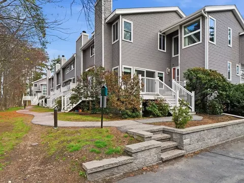 255 North Rd #103, Chelmsford, MA 01824