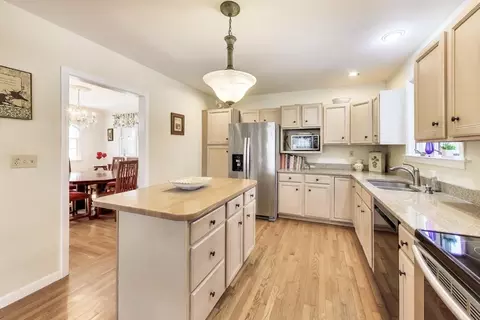 Kitchen - 101 River Rd, Hanover, MA 02339 photo 2 of 2