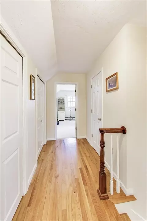 Entry Way - 101 River Rd, Hanover, MA 02339 photo 4 of 5