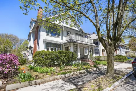 33-35 Russell St #1, Brookline, MA 02446