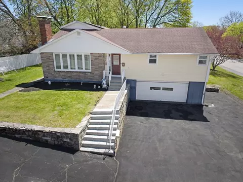 7 Miscoe Rd, Worcester, MA 01604