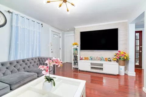 107 Fayette St, Quincy, MA 02171