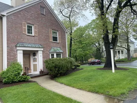 19 Oakland Ave, Needham, MA 02492