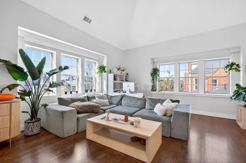 225 Dorchester St #15, Boston, MA 02127