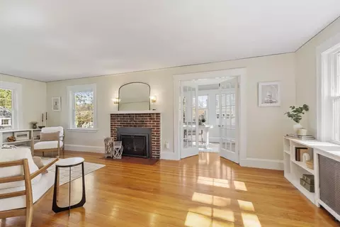 Living - 54 Pratt St, Reading, MA 01867 photo 1 of 4