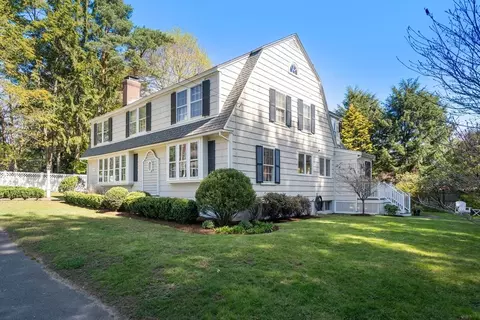 16 Denton Rd, Wellesley, MA 02482 photo 3