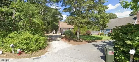 28 Janice Ln, Hyannis, MA 02601