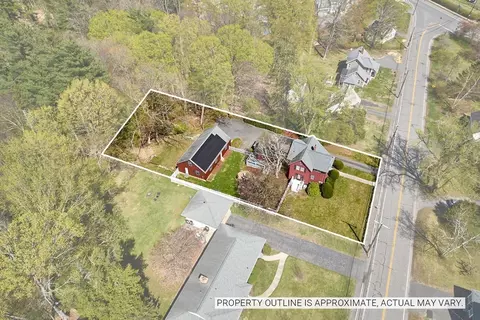 11 Glendale St, Easthampton, MA 01027 photo 4