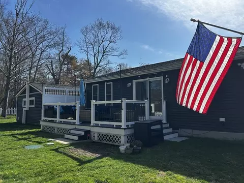 Exterior - 6 Upton St, Hanson, MA 02341 photo 2 of 4