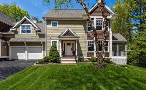 9 Thurston Pl #9, Medfield, MA 02052