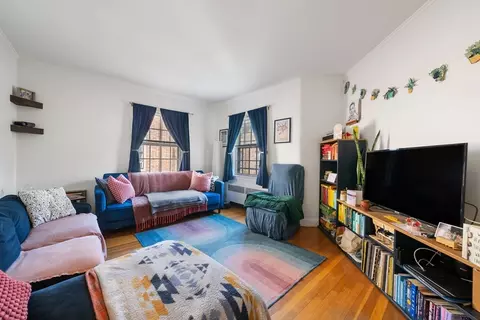 5 Garden Ct #1, Cambridge, MA 02138