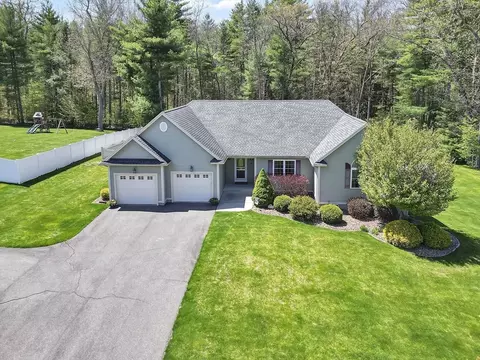 8 Carla Ln, Wilbraham, MA 01095