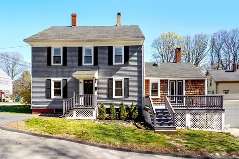 114 Washington St #1, Groveland, MA 01834