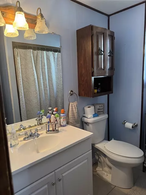 Bath - 147 Jefferson St, Fall River, MA 02721 photo 4 of 4