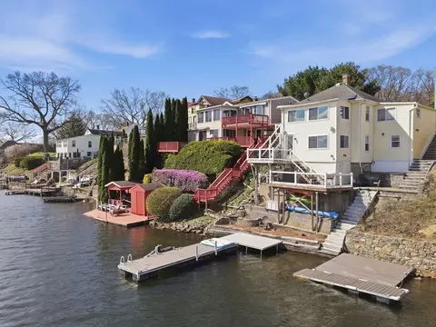 411 Lake Ave # B, Worcester, MA 01604